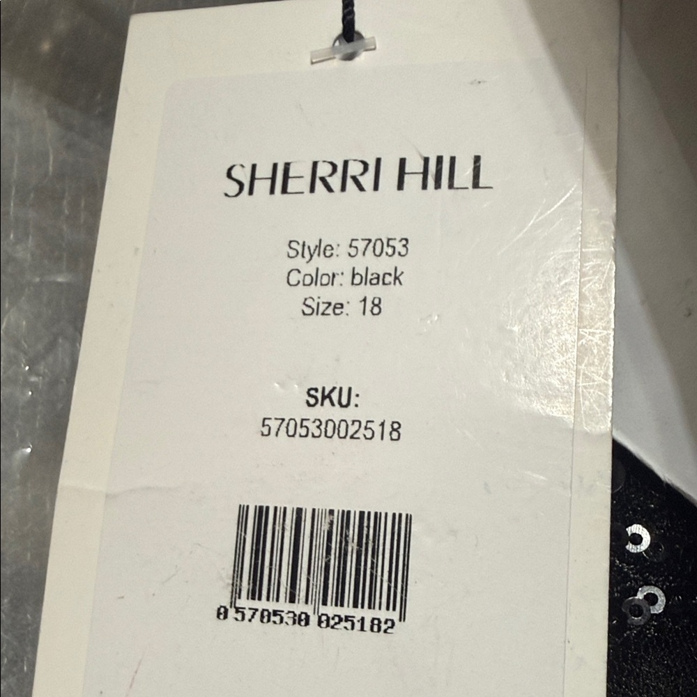 Sherri Hill Black Formal Dress. Size 18 - Picture 4 of 6